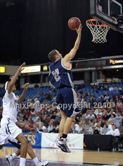 Thumbnail 2 in Vista del Lago vs. Sacramento (CIF SJS D3 Final) photogallery.