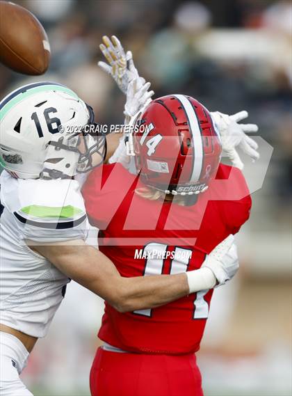 Thumbnail 2 in Crimson Cliffs vs. Ridgeline (UHSAA 4A Semifinal) photogallery.