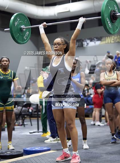 Thumbnail 1 in FHSAA Class 2A District Final photogallery.