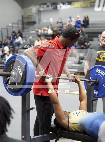 Thumbnail 3 in FHSAA Class 2A District Final photogallery.