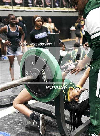 Thumbnail 1 in FHSAA Class 2A District Final photogallery.
