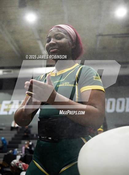 Thumbnail 1 in FHSAA Class 2A District Final photogallery.