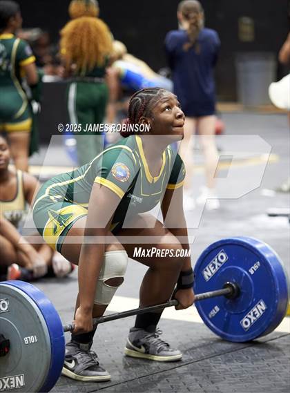 Thumbnail 3 in FHSAA Class 2A District Final photogallery.