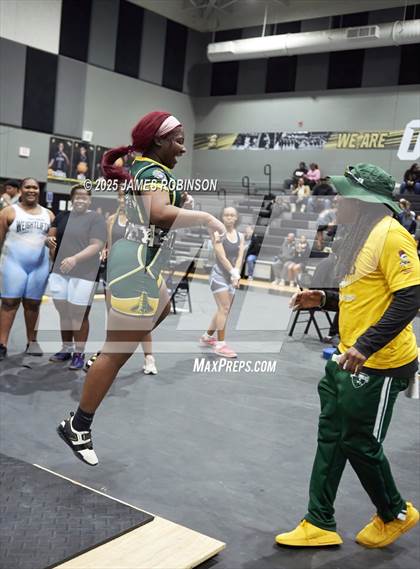 Thumbnail 2 in FHSAA Class 2A District Final photogallery.