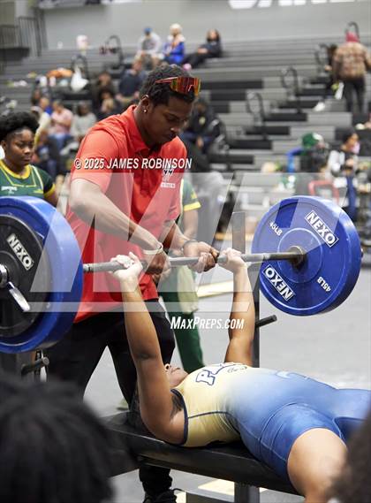 Thumbnail 2 in FHSAA Class 2A District Final photogallery.