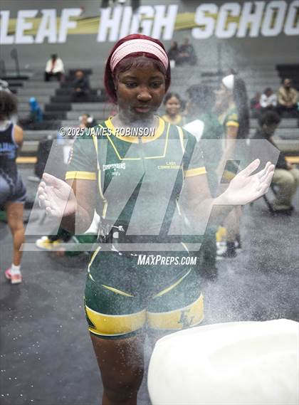 Thumbnail 2 in FHSAA Class 2A District Final photogallery.