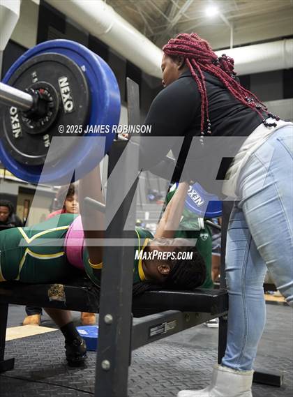 Thumbnail 1 in FHSAA Class 2A District Final photogallery.