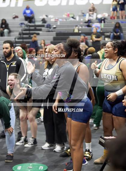 Thumbnail 3 in FHSAA Class 2A District Final photogallery.
