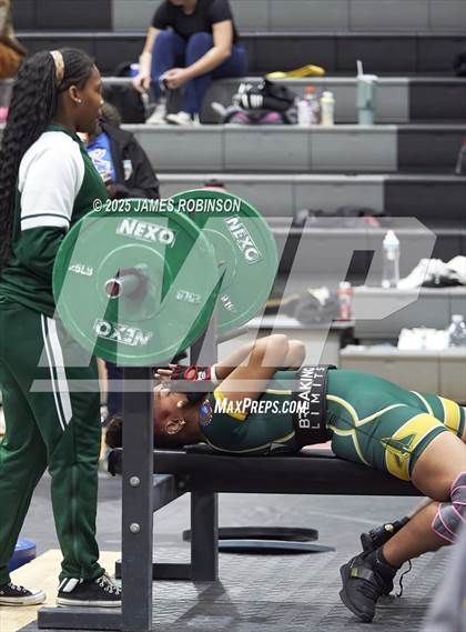 Thumbnail 3 in FHSAA Class 2A District Final photogallery.