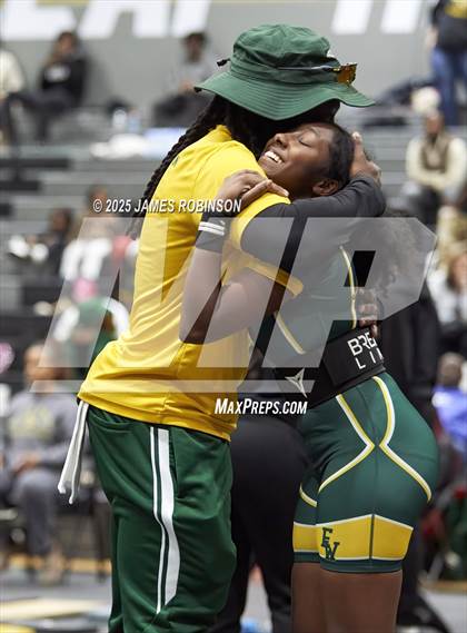 Thumbnail 1 in FHSAA Class 2A District Final photogallery.