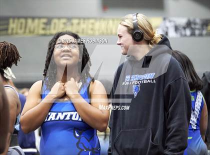 Thumbnail 3 in FHSAA Class 2A District Final photogallery.
