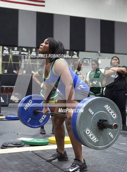 Thumbnail 3 in FHSAA Class 2A District Final photogallery.