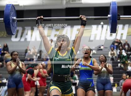 Thumbnail 3 in FHSAA Class 2A District Final photogallery.