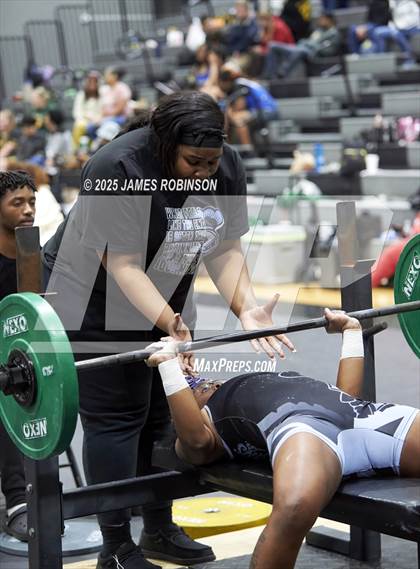 Thumbnail 1 in FHSAA Class 2A District Final photogallery.