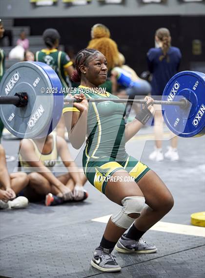Thumbnail 3 in FHSAA Class 2A District Final photogallery.