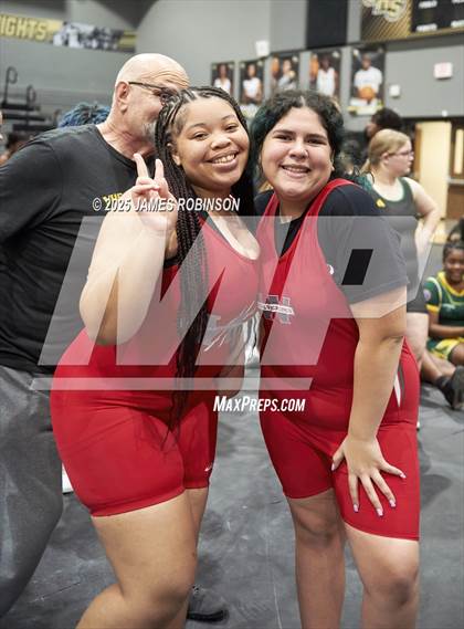 Thumbnail 3 in FHSAA Class 2A District Final photogallery.