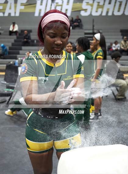 Thumbnail 3 in FHSAA Class 2A District Final photogallery.