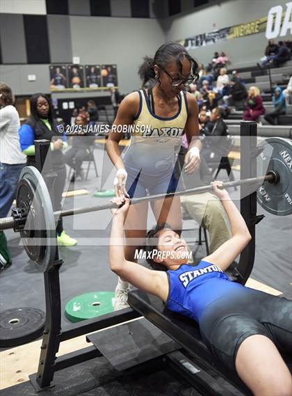 Thumbnail 2 in FHSAA Class 2A District Final photogallery.