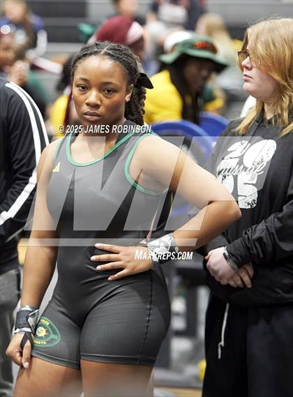 Thumbnail 1 in FHSAA Class 2A District Final photogallery.