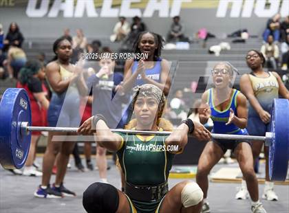Thumbnail 1 in FHSAA Class 2A District Final photogallery.