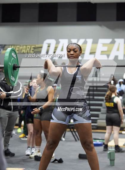 Thumbnail 1 in FHSAA Class 2A District Final photogallery.