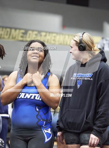 Thumbnail 2 in FHSAA Class 2A District Final photogallery.
