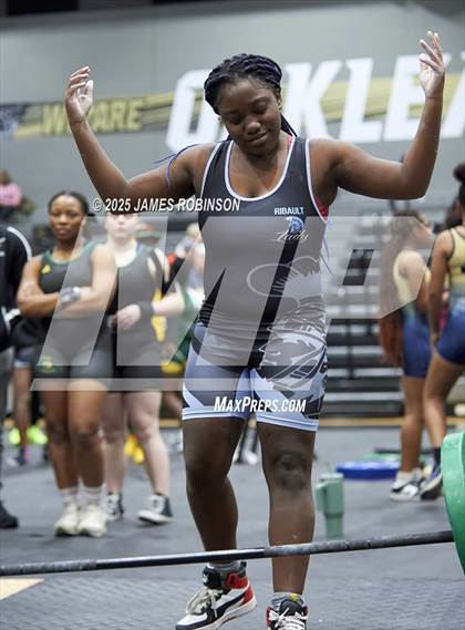 Thumbnail 1 in FHSAA Class 2A District Final photogallery.