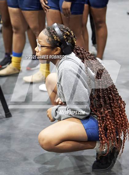Thumbnail 2 in FHSAA Class 2A District Final photogallery.