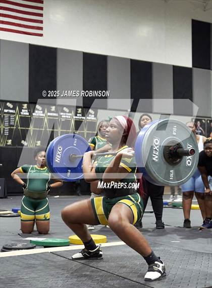 Thumbnail 3 in FHSAA Class 2A District Final photogallery.