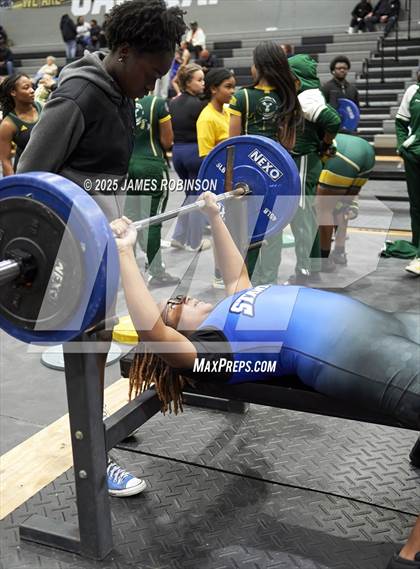 Thumbnail 3 in FHSAA Class 2A District Final photogallery.