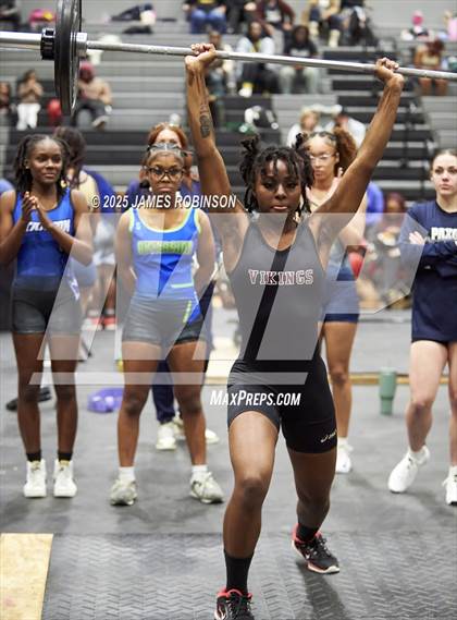 Thumbnail 2 in FHSAA Class 2A District Final photogallery.