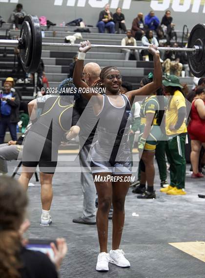 Thumbnail 2 in FHSAA Class 2A District Final photogallery.