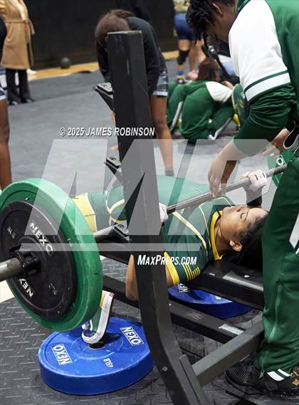 Thumbnail 1 in FHSAA Class 2A District Final photogallery.