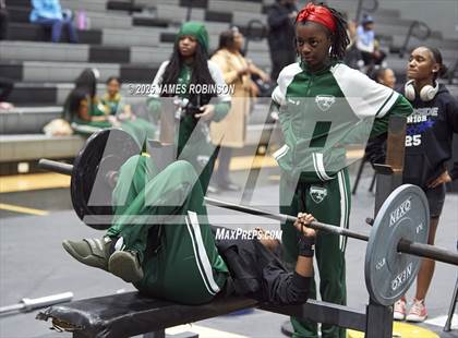 Thumbnail 2 in FHSAA Class 2A District Final photogallery.