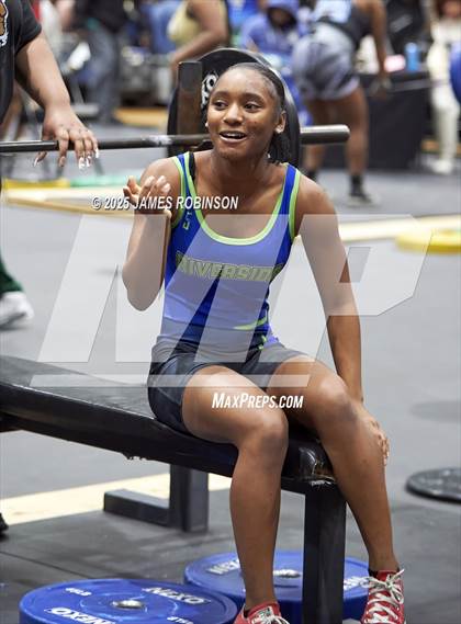 Thumbnail 3 in FHSAA Class 2A District Final photogallery.