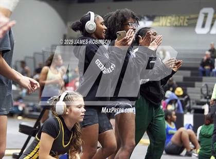 Thumbnail 3 in FHSAA Class 2A District Final photogallery.