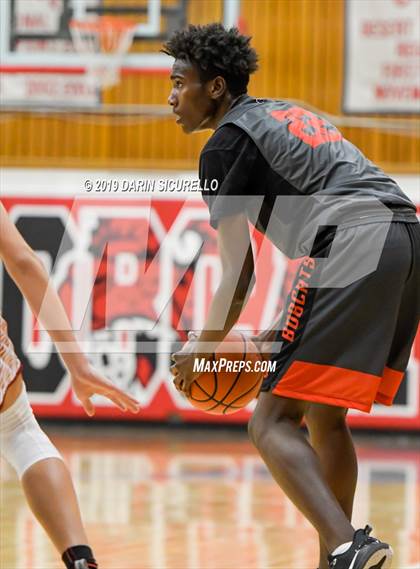Thumbnail 1 in Central vs Red Mountain (PUHSD Coyote Classic Tournament) photogallery.