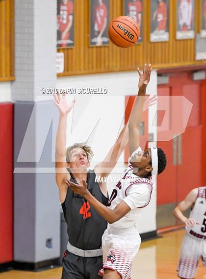 Thumbnail 2 in Central vs Red Mountain (PUHSD Coyote Classic Tournament) photogallery.