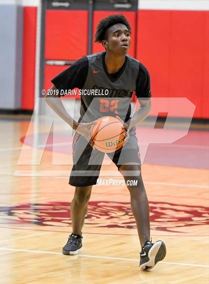 Thumbnail 1 in Central vs Red Mountain (PUHSD Coyote Classic Tournament) photogallery.