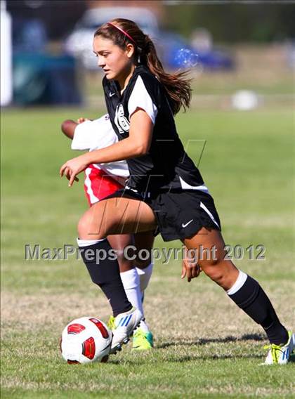 Thumbnail 3 in The Woodlands vs Cedar Ridge (TWHS Lady Highlander Invitational) photogallery.