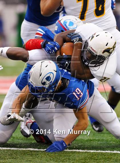 Thumbnail 3 in Cypress Ranch vs Dickinson (UIL 6A D1 Quarterfinal) photogallery.