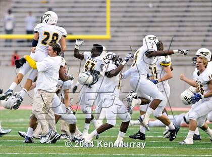 Thumbnail 2 in Cypress Ranch vs Dickinson (UIL 6A D1 Quarterfinal) photogallery.