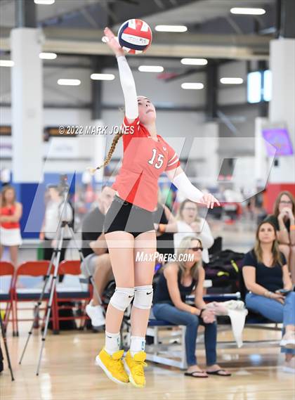 Thumbnail 3 in Village Christian vs. Chandler (Nike TOC Southwest) photogallery.