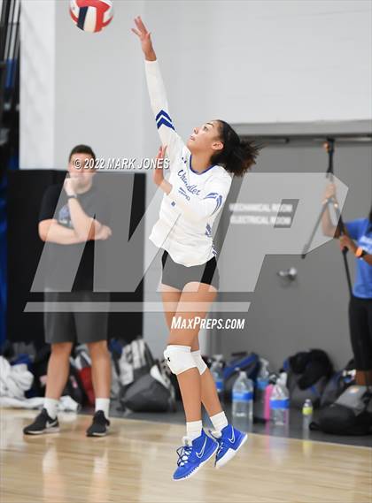 Thumbnail 2 in Village Christian vs. Chandler (Nike TOC Southwest) photogallery.