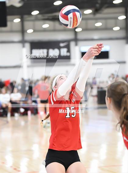 Thumbnail 1 in Village Christian vs. Chandler (Nike TOC Southwest) photogallery.