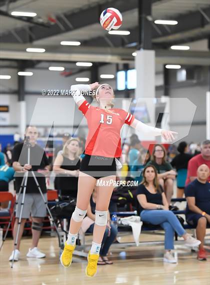 Thumbnail 3 in Village Christian vs. Chandler (Nike TOC Southwest) photogallery.