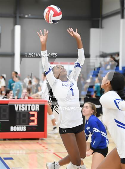 Thumbnail 3 in Village Christian vs. Chandler (Nike TOC Southwest) photogallery.