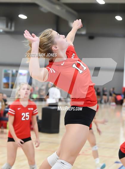 Thumbnail 2 in Village Christian vs. Chandler (Nike TOC Southwest) photogallery.