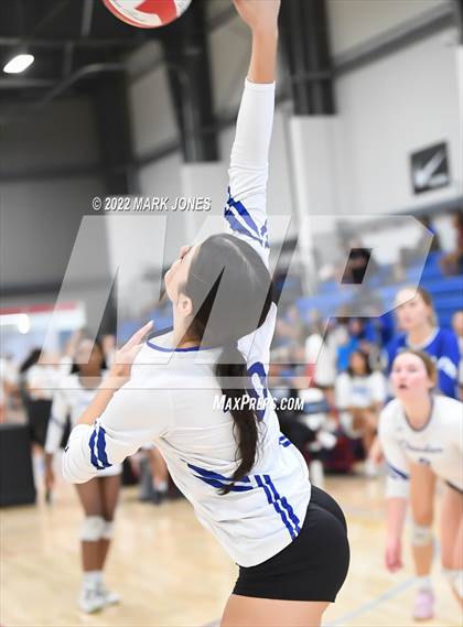 Thumbnail 2 in Village Christian vs. Chandler (Nike TOC Southwest) photogallery.