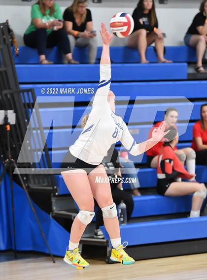 Thumbnail 2 in Village Christian vs. Chandler (Nike TOC Southwest) photogallery.